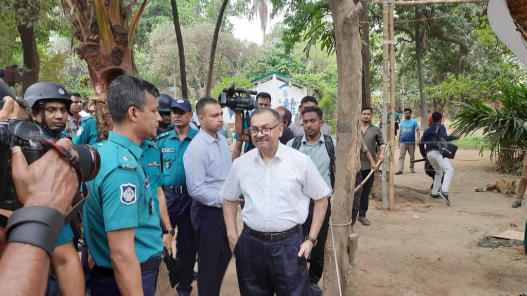 চারুকলায় মোটিফে আগুন ‘উদ্দেশ্যপ্রণোদিত’: পুলিশ